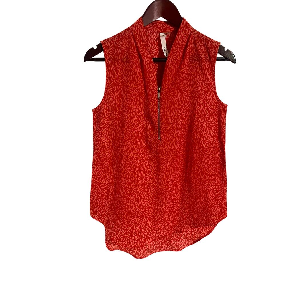 Sleeveless Red and Orange Leaf Print Zippered Blouse